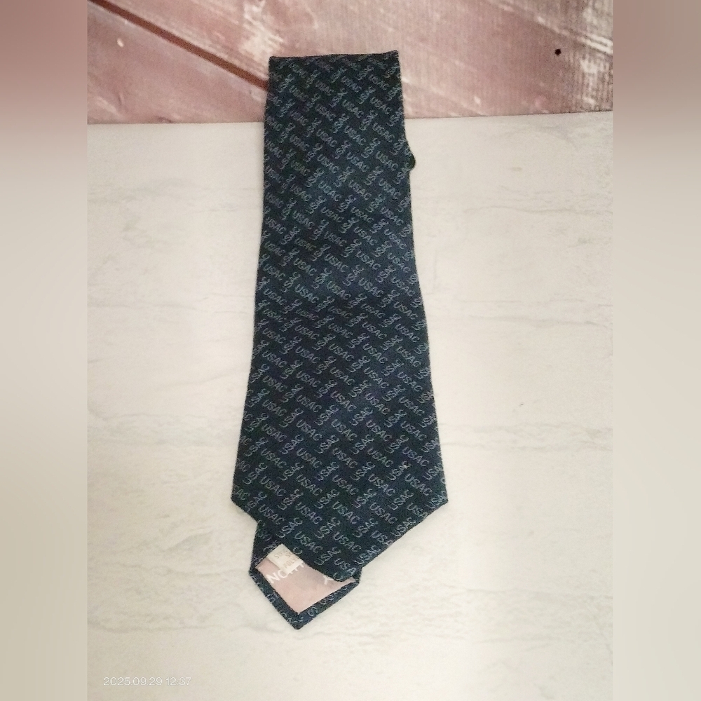 Givenchy Gentleman Paris Elegant Navy Blue Tie USAC Business
